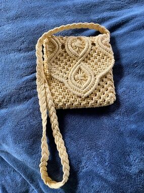 Tommy bahama knit purse